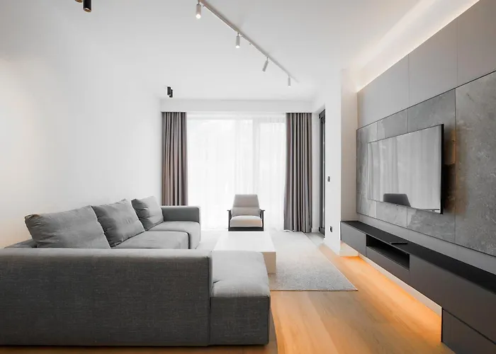 Onia Luxury